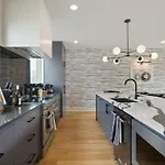 The Ashford - Brand New Gem Walk To Weho