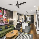 Printer\'S Alley Vibes Rooftop Fire Deck Karaoke