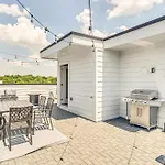 Grill Fire Pit & Views Near Downtown Nashville