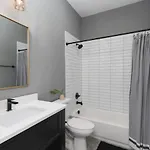 Holiday home Sleeps 16 Two Side By Side Only 3 Miles Broadway