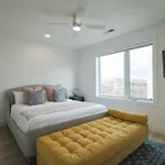 Cumberland Social I Rooftop Hot Tub!