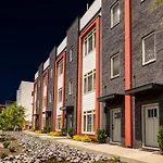 Grill Fire Pit & Views Near Downtown Nashville