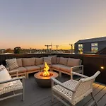 The Chestnut - Brand New Rooftop Skyline Views Holiday home *