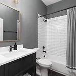 Sleeps 16 Two Side By Side Only 3 Miles Broadway *