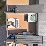 Nashville Getaway Rooftop Views & Modern Comfort