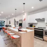 Hyve-retro Modern-full Gym-walk To Broadway Holiday home Nashville