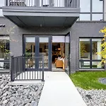 Savanna - Heart Of Midtown - Odyssey At The Park