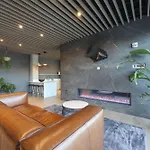 Holiday home Hyve-retro Modern-full Gym-walk To Broadway *