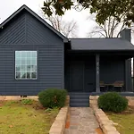 The Wrangler - Hot Tub Minutes To Broadway