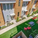 10M To Dt-Hottub/Pool Tb/Karaoke -Johnny Cash Hm