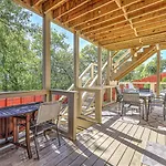 Dream Sylvan Park 4 Bed 3 Bath, Lush Outdoor Area Holiday home