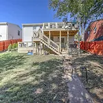 Dream Sylvan Park 4 Bed 3 Bath, Lush Outdoor Area