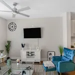 Apartment Monaco W Pool Gym Parking