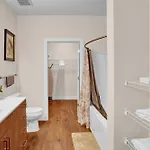Grand Palace Pool Gym Parking Apartment Nashville