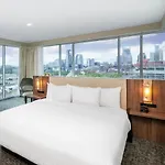 La Quinta Inn & Suites By Wyndham Nashville Downtown Stadium