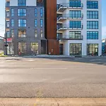 The Eighteen By Kasa Hotel