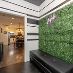 Broadway Breeze Escape Modern Nashville Comfort