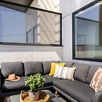 Sleeps 24 Game Rooms Murals Balconies Soundcheck Vinyl House By Avantstay