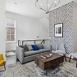 West End Oasis-New Building & Rooftop Views