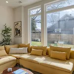 Sleeps 16 2 Modern Townhomes Minutes To Broadway Lischey 98 Degrees By Avantstay
