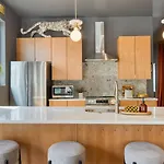 Colorful 4Br W Artful Design Dining Easy Access To Broadway The Bloom House By Avantstay