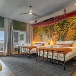 The Broadway Lounge By Stay Local Nashville