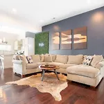 The Taylor By Local Holiday home Nashville