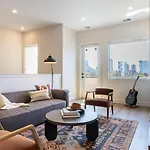 Sleeps 24 Game Rooms Murals Balconies Soundcheck Vinyl House By Avantstay