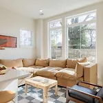 Stunning New Build In East Nash Minutes To Broadway The Stage By Avantstay