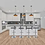 Holiday home New Modern 4br Extended - Fully Equipped - Workspace - Parking *