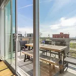 The Broadway Lounge By Local Holiday home Nashville