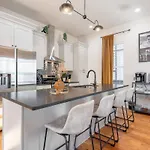 Holiday home The Vault Royale By Local