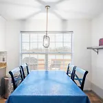 Holiday home 3br Lakefront In With Bbq & Hot Tub