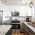 3br Lakefront In With Bbq & Hot Tub * Nashville