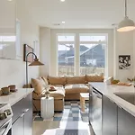 Stunning New Build In East Nash Minutes To Broadway The Stage By Avantstay