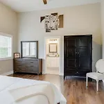 Large East Nashville Home With Game Room Sleeps 12