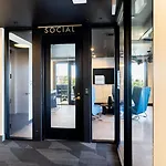 Downtown Nashville 2Br Condo Balcony Parking Near Broadway