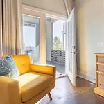Cashs Speakeasy By Local Holiday home