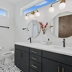 New Modern 4br Extended - Fully Equipped - Workspace - Parking * Nashville