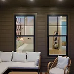 Newly Built 4Bdr Townhome W Balcony Minutes To Broadway Lischey By Avantstay