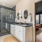 Holiday home The Vault Royale By Local *