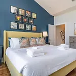 Cashs Speakeasy By Local Holiday home