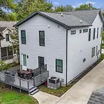 New Modern 4br Extended - Fully Equipped - Workspace - Parking Holiday home