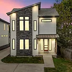 Holiday home New Modern 4br Extended - Fully Equipped - Workspace - Parking Nashville