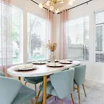 Holiday home The Vault Royale By Local