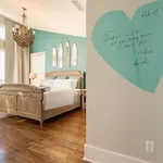 Cashs Speakeasy By Local Holiday home *