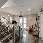 Apartment Steps From Hillsboro Village, Downtown 9 Mins Away