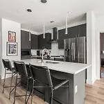 Odyssey Apartment *