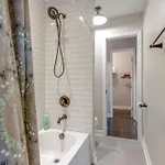 Apartment Steps From Hillsboro Village, Downtown 9 Mins Away Nashville