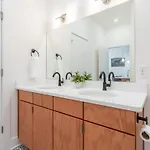 The Lyric Loft By Local Apartment *
